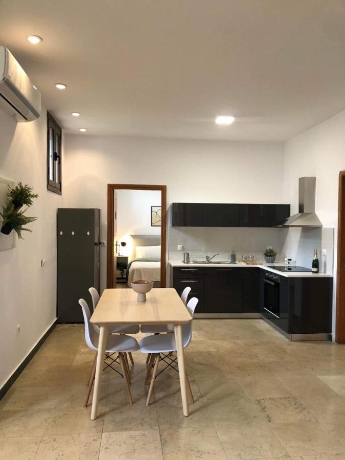 Paradise Apartments Nefeli Kalamáta Eksteriør bilde